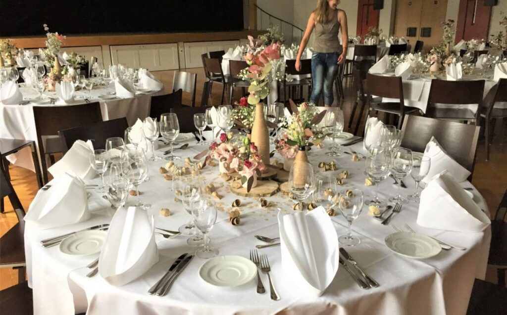 hochzeit-saal2-e1652279969717-3c0feadf